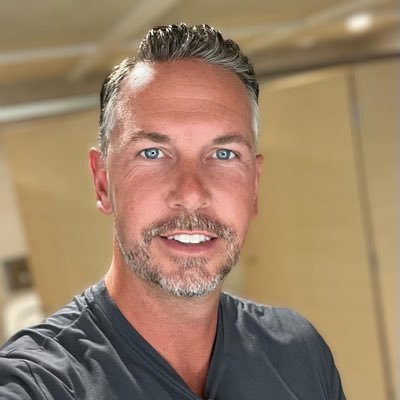 Eigenaar | Webwinkels | https://t.co/WkShdV7yhj | https://t.co/ROZqviNyjb | Getrouwd met Karen | Vader van Faye & Livia | Weet wat er “speelt
