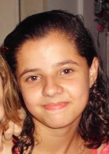 Tenho 13 anos,jogo Handebol,amo ficar e conversar com meus Amigos,adoro fazer amizades e q ñ gosto de me auto elogiar e sim gosto q as pessoas me elogiem..