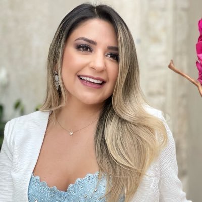 OFFICIAL DANIELA ÁNGEL | EMPRENDEDORA 🦋📚