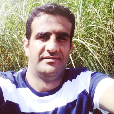 فلسفتي في الحياة بسيطة للغاية: لا أقترب من الناس أكثر مما يسمحون به ولا أسمح للناس بالاقتراب مني أكثر مما يستحقون .