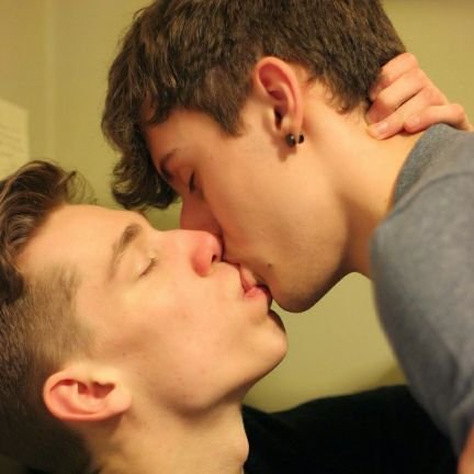 KaungLa25397963's profile picture. Love boy