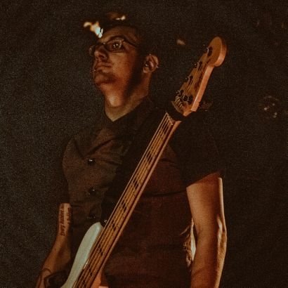 34 They/Them
TechnicalDirector,Propmaker, Cosplayer, Streamer, Woodworker, Bard.
Bass player for @OYPTMusic.
Bi/Pan/Nonbinary/Disaster
AssortedCreates@gmail.com