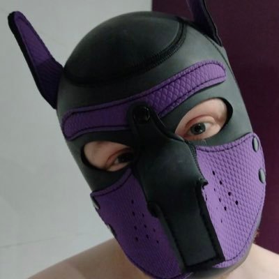 🇬🇧 pup 🐶 looking to further his discoveries and learn from other like minds. NSFW!
