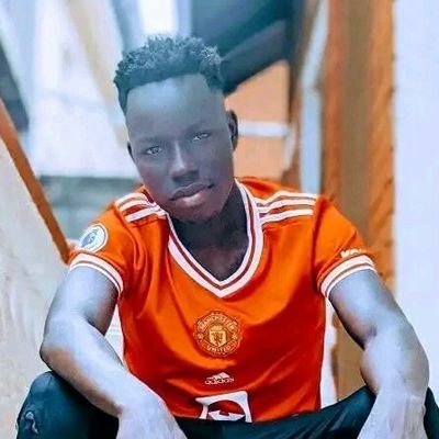 AyomRichard's profile picture. 