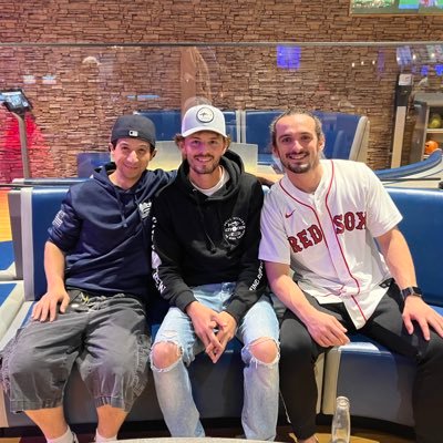 tholmes20's profile picture. Well.. Pitter Patter