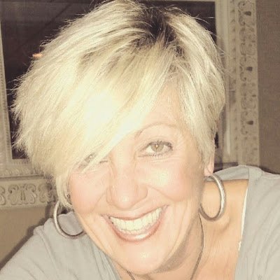 VikiDee6's profile picture. 