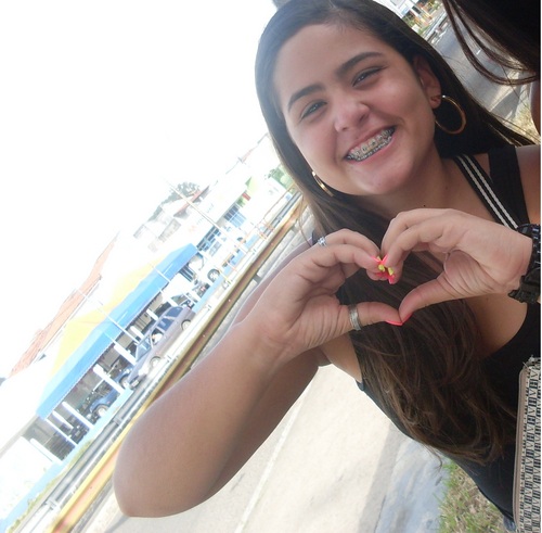 αquelα menininнaa cresceu αmαdureceu e αprendeu α ver o mundo com outros olнos descobriu que não vαle α penα sofrer e sim aprender com os própriios erros õÕ/