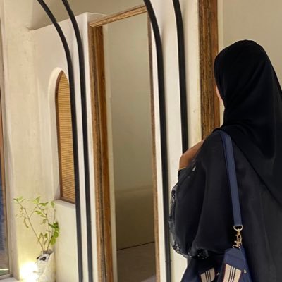 المرأة الرافضة لأنصاف الحلول -فبارك ثورتي- و آخر القوميين العرب، طالبة إعلام #فلسطين_قضيتي.