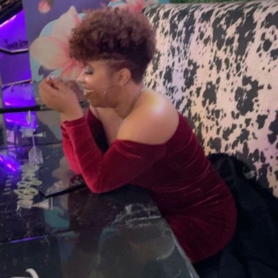 MoiahZaTaiya's profile picture. Peace ✌. love ❤️ . & flowers 💐 .