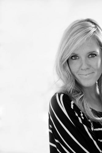 marykonkin's profile picture. Vancouver food & dessert blogger. I love all things sweet and am the ultimate dysfunctional dieter. Feed me pecan butter tarts & I'll love you forever.