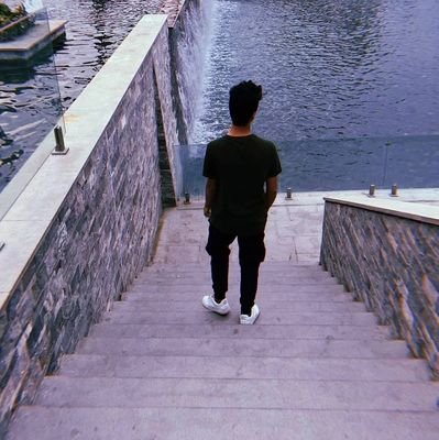 اِرضي بما كَتبه الله لك تكُن اغنى الناس.
.
.
.
.
.
.
.
.
.
.
.
.
.
.
.
(Bis)💻📊