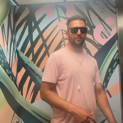 ArthurMoonshot's profile picture. Kobe you’re my hero 💜💛 #ArmeniaStrong