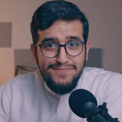 مهتم بـ التقنية ، القهوة ، التسوق الالكتروني الرياضة ؛ أتعلم ..