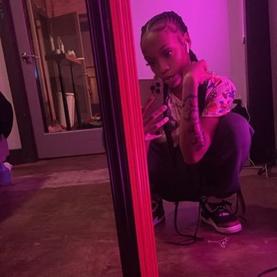 Entrepreneur.Artist🎨.Fashion Designer 🔥. 🧡VSU 24’💙.