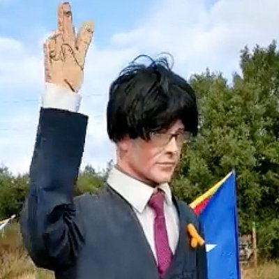 De fora vingueren i el menú en castellà ens tragueren.
Material al DM.