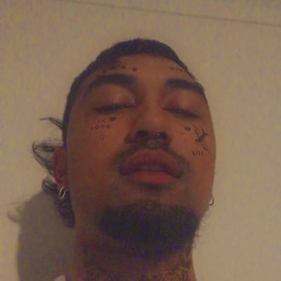 Mareds17's profile picture. 