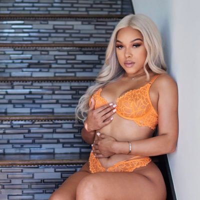 I'm a Classy, Juicy, Exotic and Tropical Latina of Paradise ready to satisfy all of your Fantasies. Let me fulfill all of your cravings 🍒