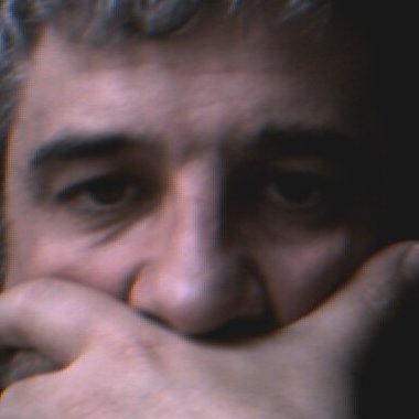 Un estudiante es deportado sin motivo aparente a unas instalaciones desconocidas donde es sometido a un trabajo forzado muy particular.Él solo quiere comprender