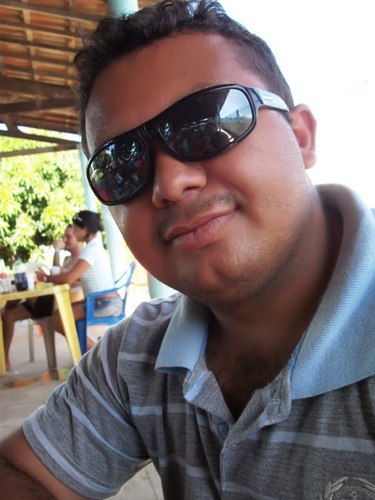 se exagerássemos nas nossas alegrias como fazemos em nossas perdas, nossos problemas perderiam toda a sua importacia!!!