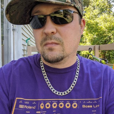 House music DJ/Producer from Madison, WI
https://t.co/32ZlVPQ4bF