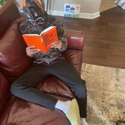 deegeewhyv2's profile picture. I’m living in reality .. I think