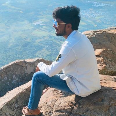 praveen7sam's profile picture. 😇Muraithan oru muraithan unnai parthal athu varamey #thalapathy 😘