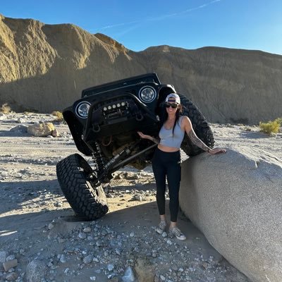 Tiny tattooed Milf, love Jeeps and Fast cars ! https://t.co/sD6QHh7KKb.