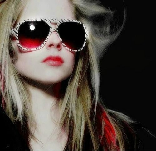 Esse fc é dedicado para nossa querida Avril Lavigne!
Ela é minha diva adoru ela canta muito s2
Criado:17/10/2011