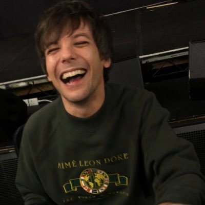 viendo friends con Harry y Louis🧸