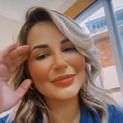 Jhenicomentax's profile picture. Só se vive uma vez 🤍