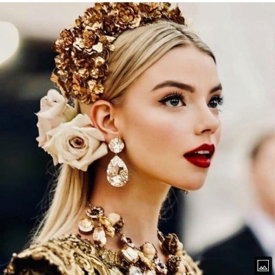 Am I the wave
Or the ocean
Am I the clouds
Or the horizon.
time to confess, the beautiful girl in the profile pic is not me,,,
shocking I know,,
Anna Taylor