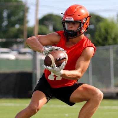 robinsonb_22's profile picture. Tahlequah High School 2025 4.0 GPA / 6’1, 190 / WR/ 40’ vertical