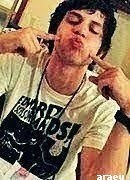 @Aguiarthur eu te amo mt mt mt mt  Você não sabe mais é meu chão, meu ar , meu motivo pra viver e sorrir venha ser rebelde com a gente since:28/08/11