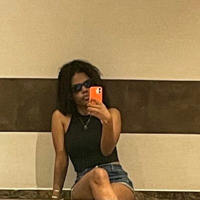 Dessyfair's profile picture. God❤ Goal: 🌍🌏🌎