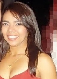 simpática e com o humor elevado sempre...ou seja não confundam as coiisas ..