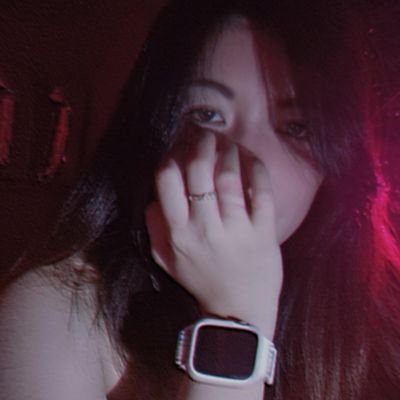 EscarpeJeanne's profile picture. 