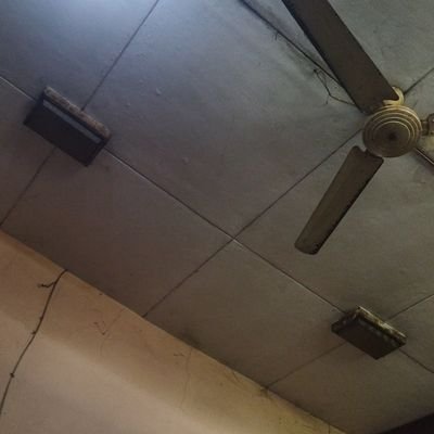 Jangan menilai orang, kamu tak tahu apa yg telah dilaluinya. Kamu mungkin mendengar ceritanya, tapi kamu tak tahu apa yg dirasakan hatinya.