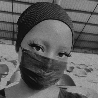 nana_talba's profile picture. Blue nd black 🖤💙