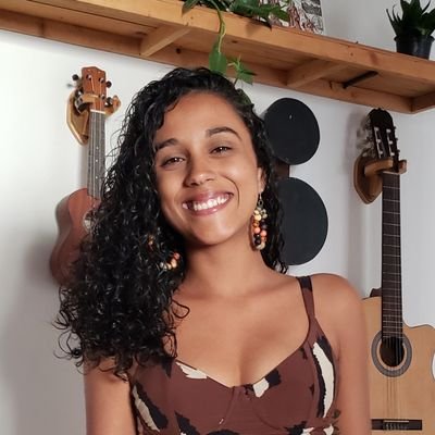 Negra, feminista, veg, jornalista, atriz, produtora cultural  e ativista política em Pernambuco ✊🏾