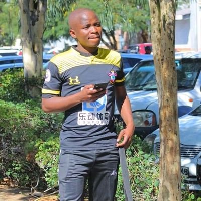 raletsatsibabel's profile picture. Imagine not loving Football ⚽