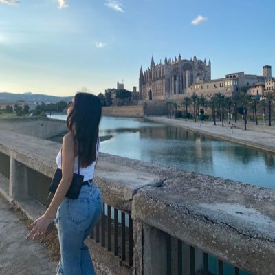 heelenaronavv's profile picture. 