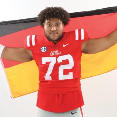 🇩🇪🛫🛬🇺🇸|OT|6’7|320lbs|