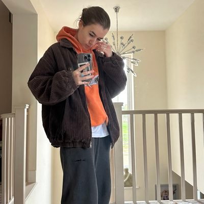 katieaveling's profile picture. 