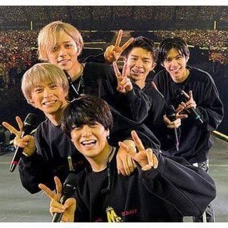 ティアラです👑 沢山あるグッズを手放す機会だと思い作成しました。6人は私たちの心の中で永遠に生き続けます!🖤