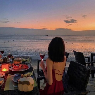 EllaElyyana's profile picture. 