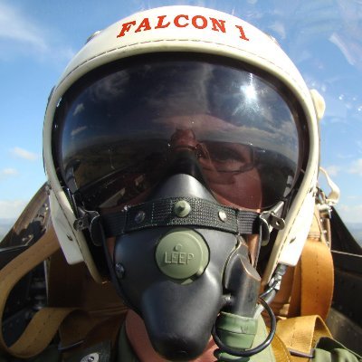 LenryVanZyl's profile picture. Denizen of the Danger Zone ☠