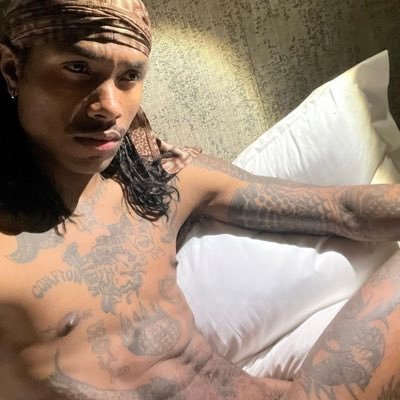 ailylikesgames's profile picture. real man