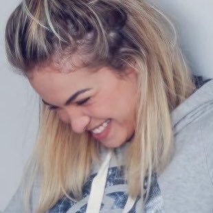 whislua's profile picture. fan account