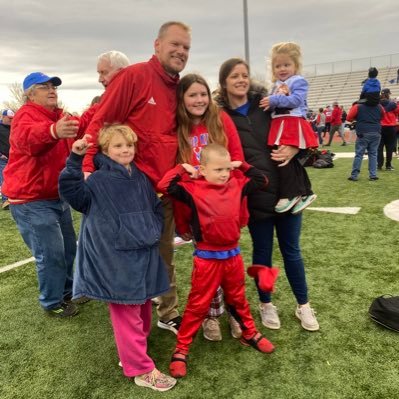 Head Football Coach/Community Relations Coordinator at Bishop Miege High School. Loving Husband to Stephanie and Dad to Ellie, Abby, Hank & Lucy. Go Stags Go!