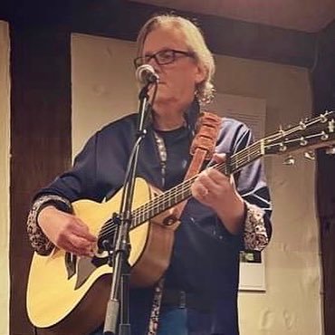 Adman, editor, writer, illustrator, cartoonist, singer-songwriter. The UK Mike Weaver. Not the USA one. Or two. Or three.